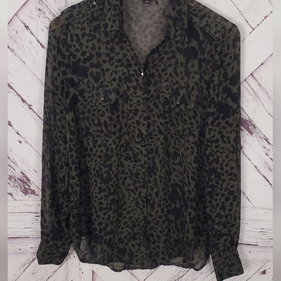 Rock & Republic Animal Print Camouflage Buttoned Down Shirt - Picture 3 of 4